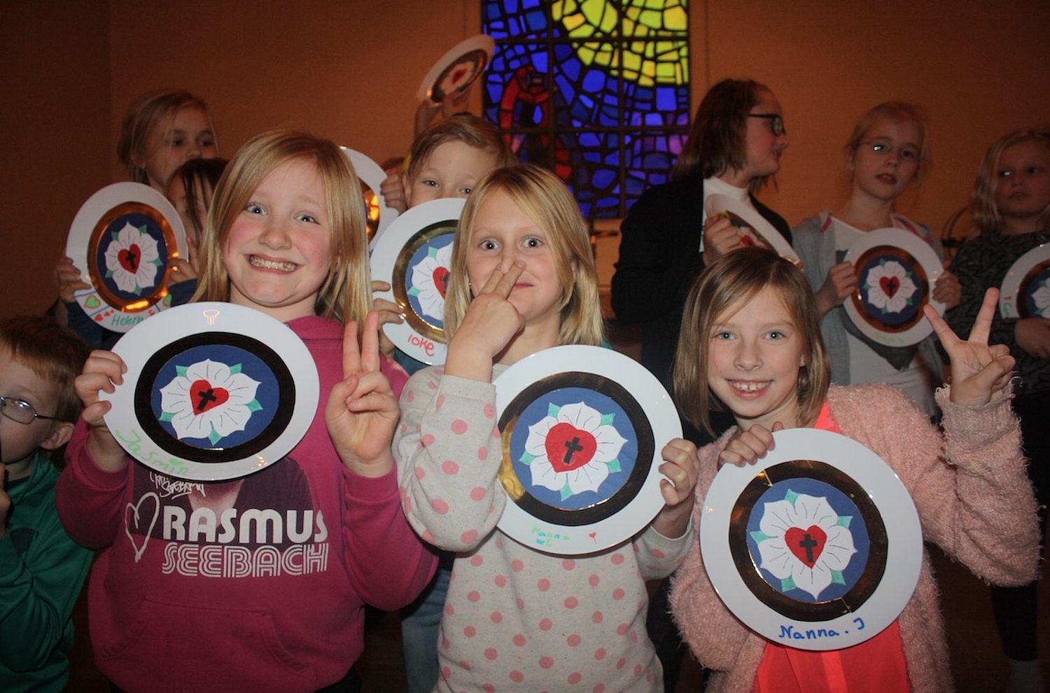 Minikonfirmander laver Lutherroser
