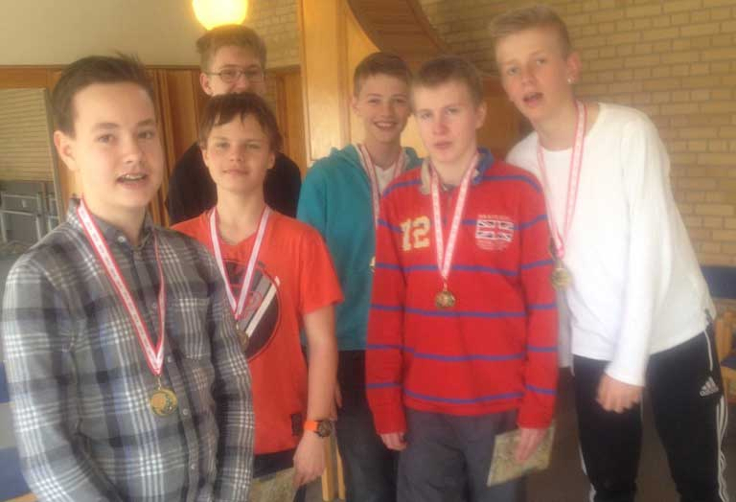 Medaljer til konfirmander med autisme
