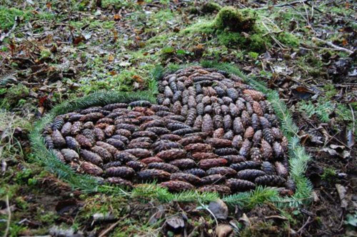 Landart med kristne symboler